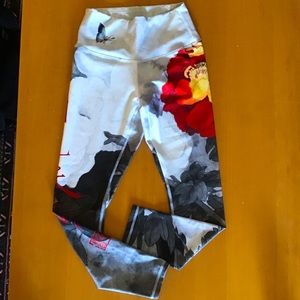 Most beautiful printed leggings! SO COMFORTABLE! Worn once - perfect condition